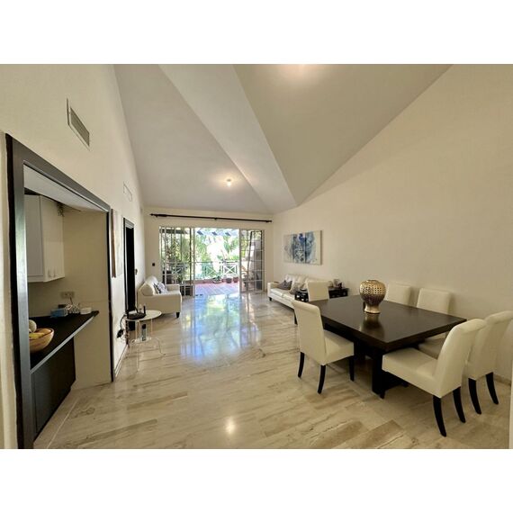 Квартира 4-комнатная 3+1 в Пунта-Кана (Баваро) площадь 180м² 2 этаж